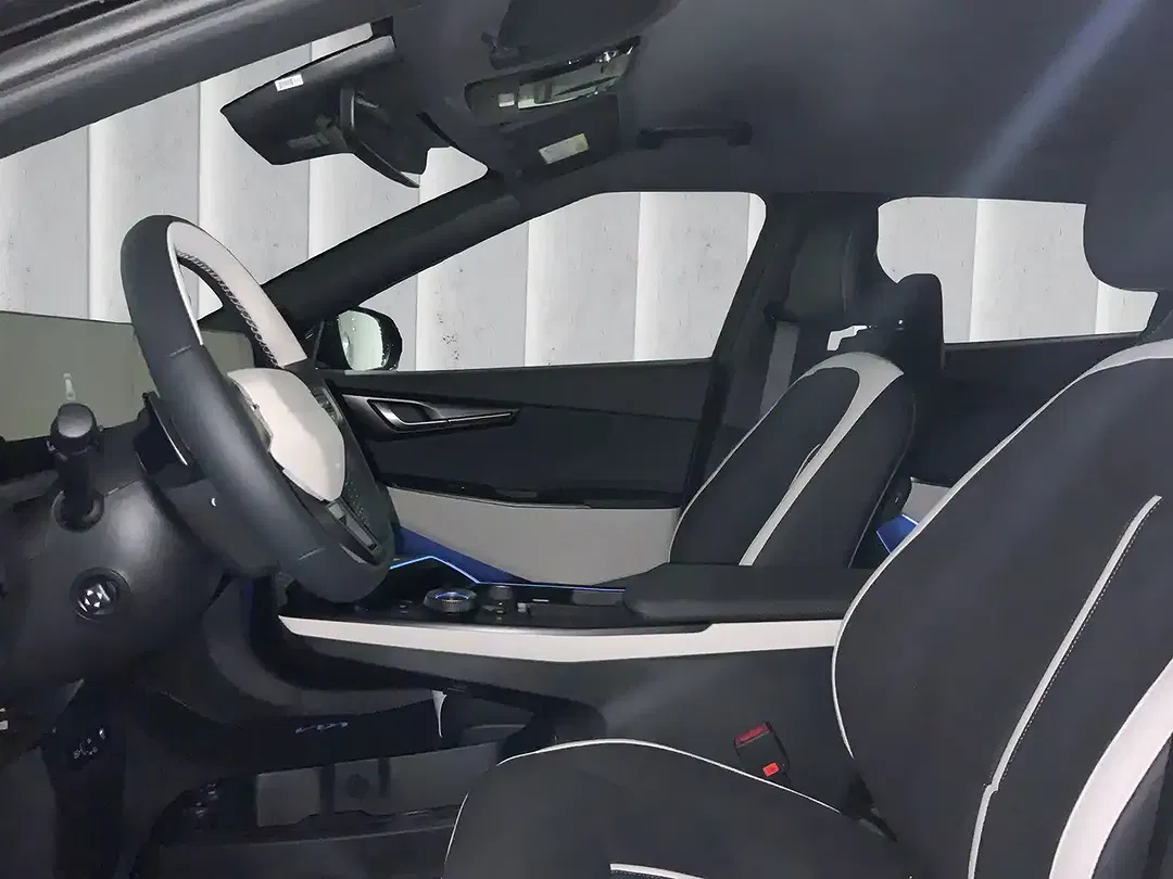 Kia EV6 - Thumbnail 2