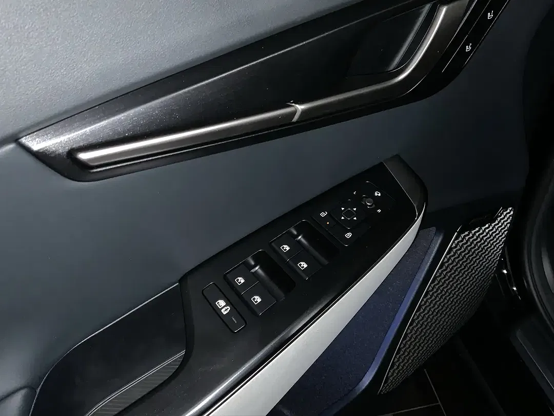 Kia EV6 - Thumbnail 8