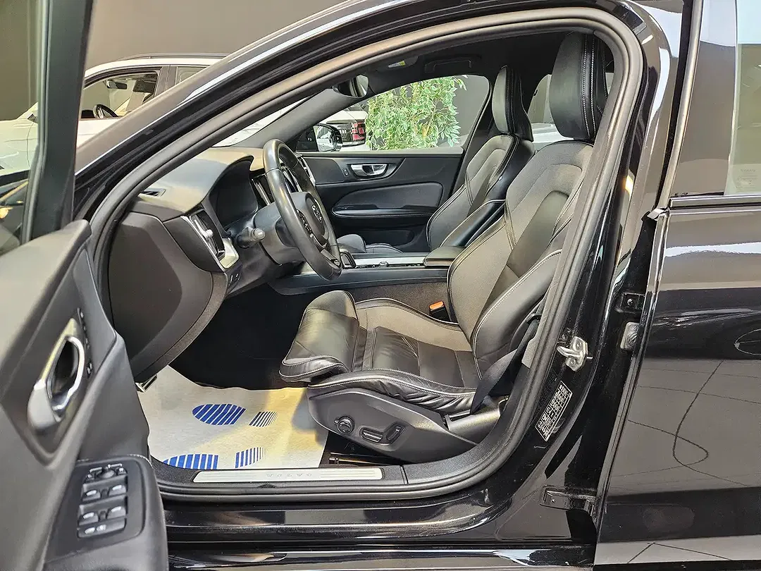 Volvo S60 - Thumbnail 6