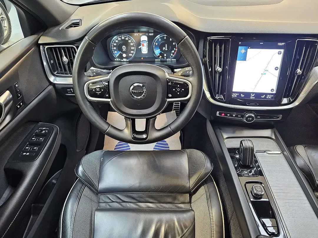 Volvo S60 - Thumbnail 8