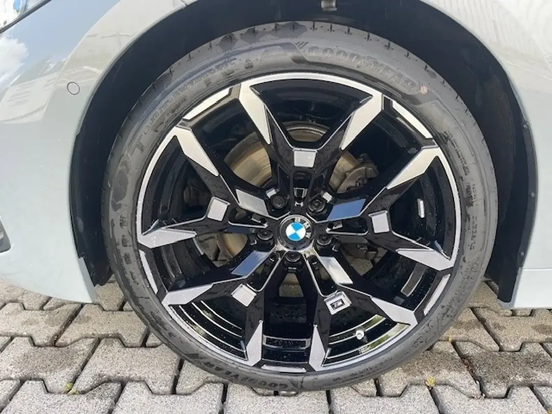 BMW 320 - Thumbnail 12