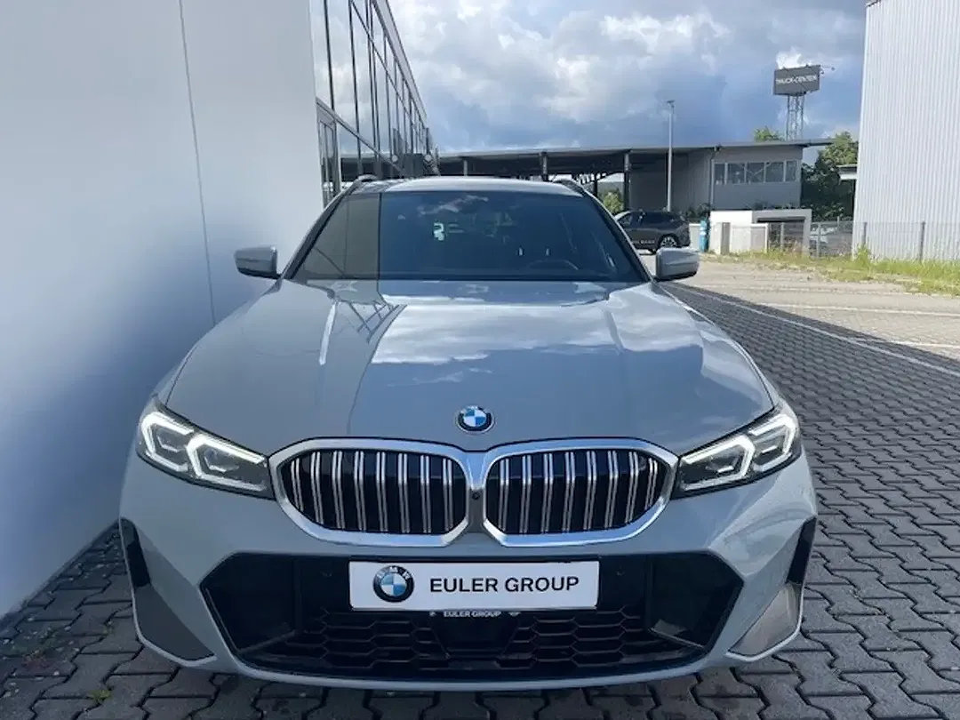 BMW 320 - Thumbnail 2