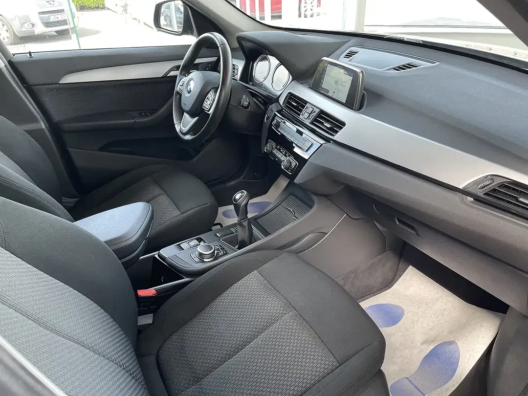 BMW X1 - Thumbnail 9