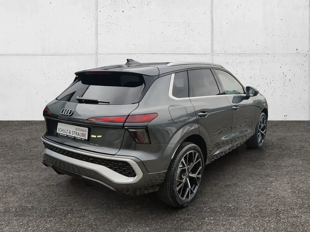 Audi Q3 - Thumbnail 6