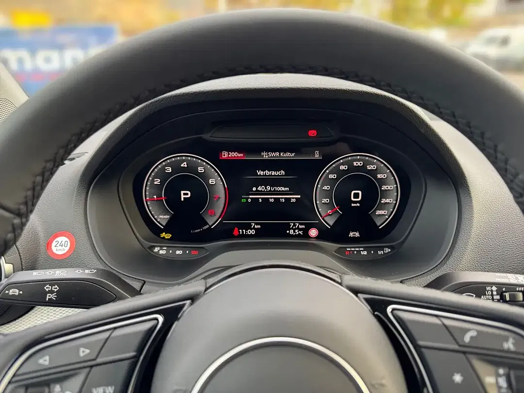 Audi Q2 - Thumbnail 9