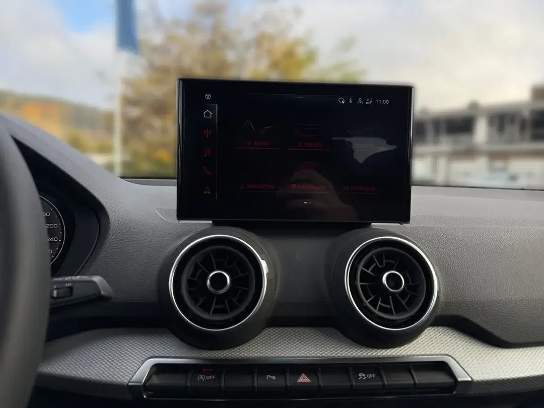 Audi Q2 - Thumbnail 11