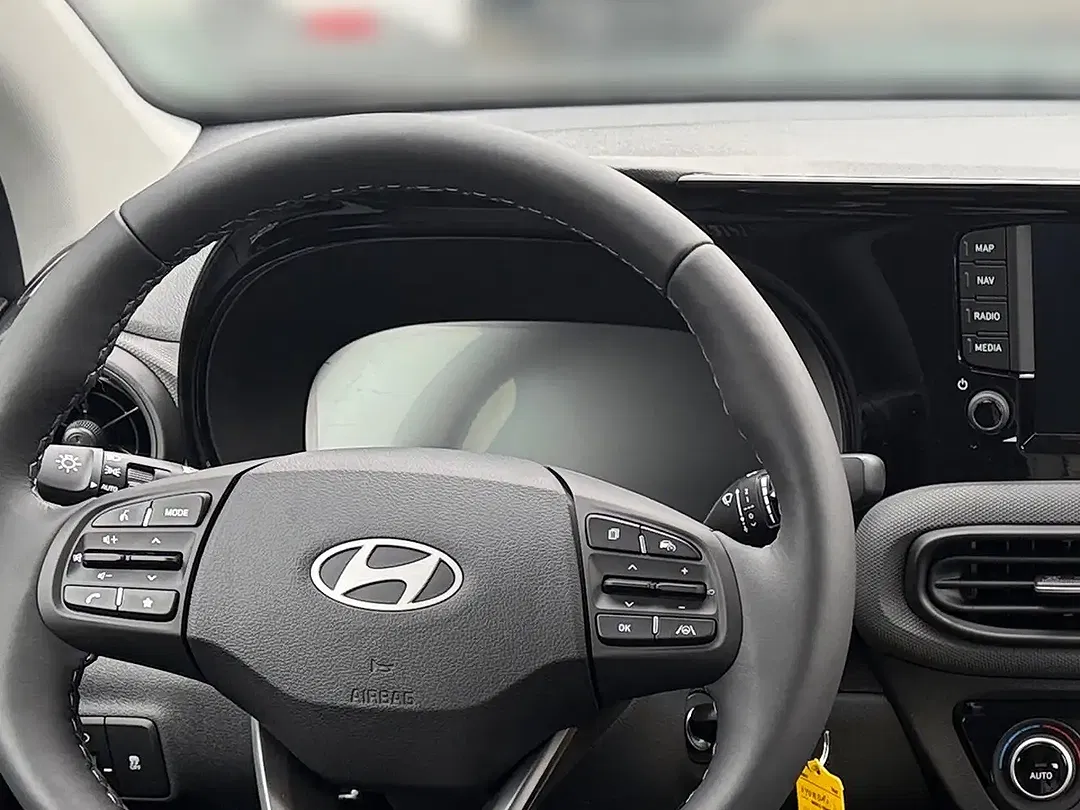 Hyundai i10 - Thumbnail 9