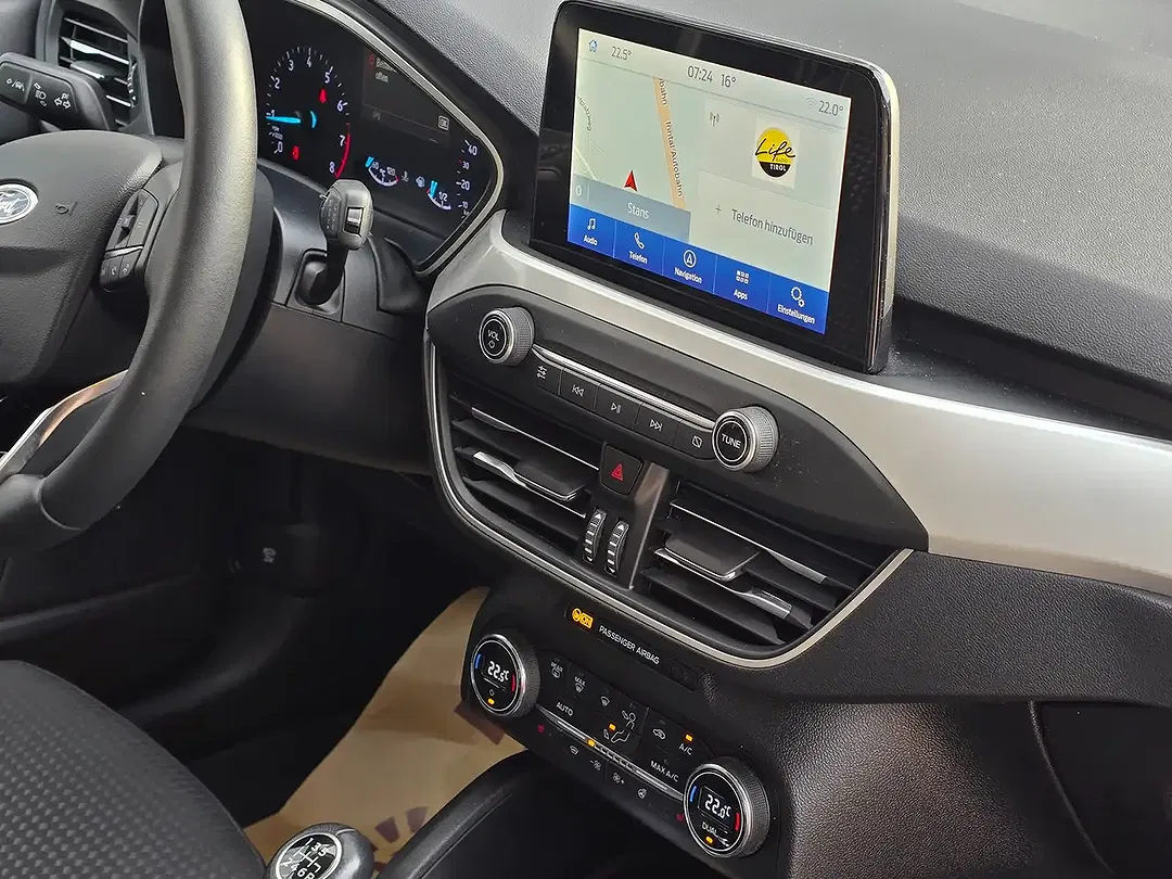 Ford Focus - Thumbnail 10