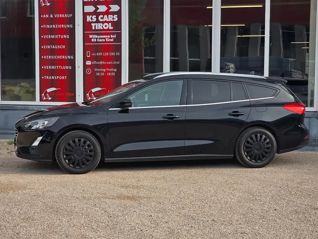 Ford Focus - Thumbnail 4