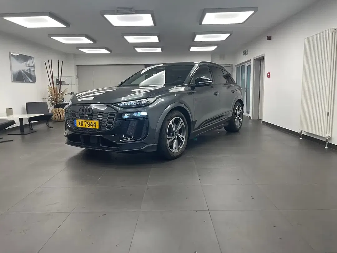 Audi Q6 e-tron S line