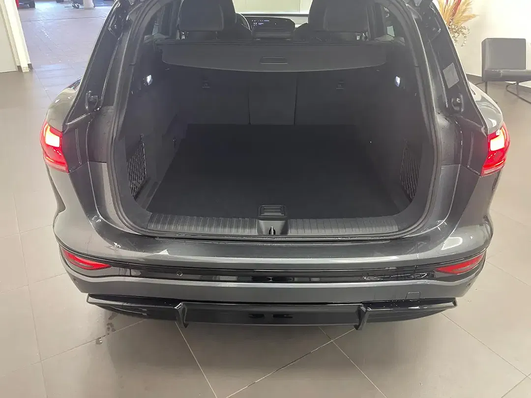 Audi Q6 e-tron - Thumbnail 8