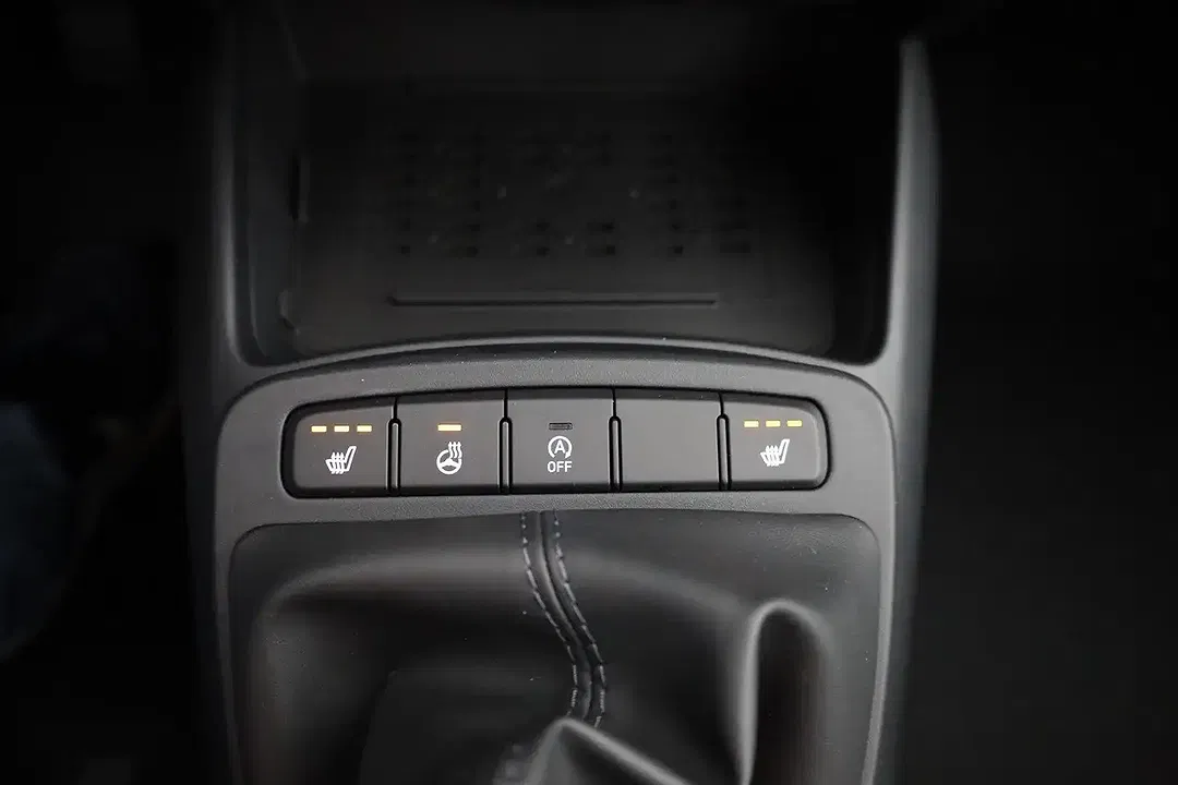 Hyundai i10 - Thumbnail 13