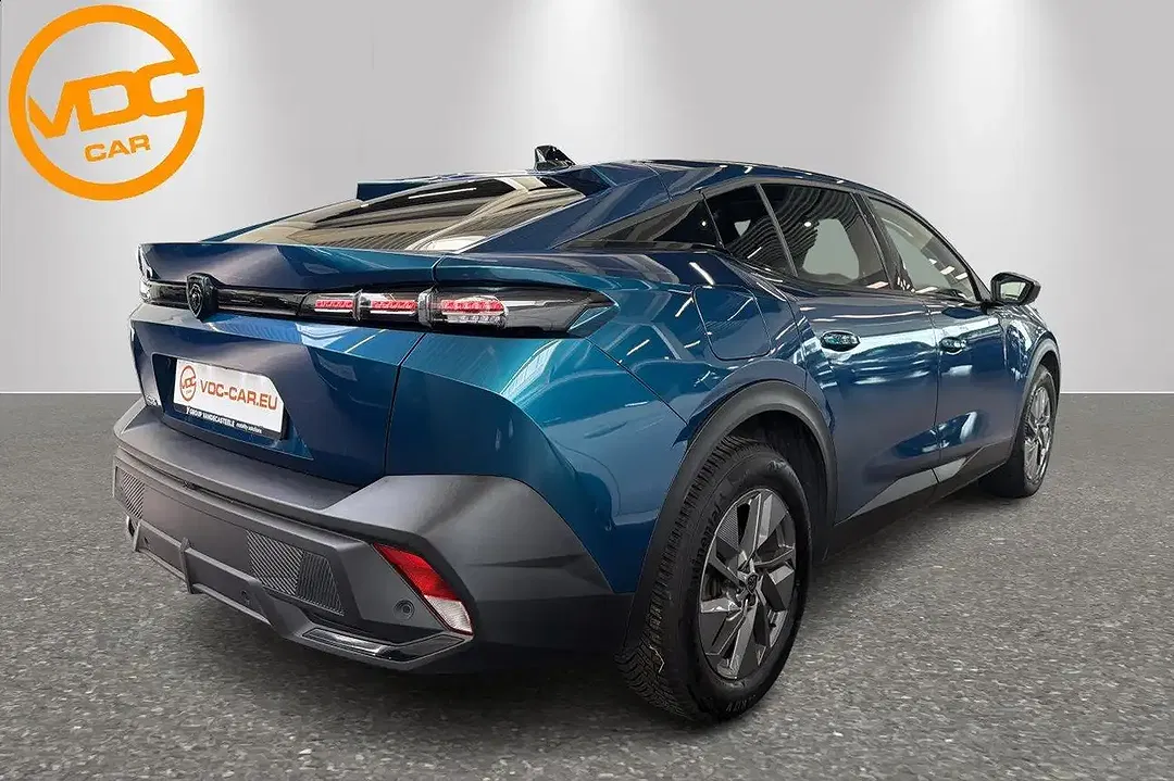 Peugeot 408 - Thumbnail 3
