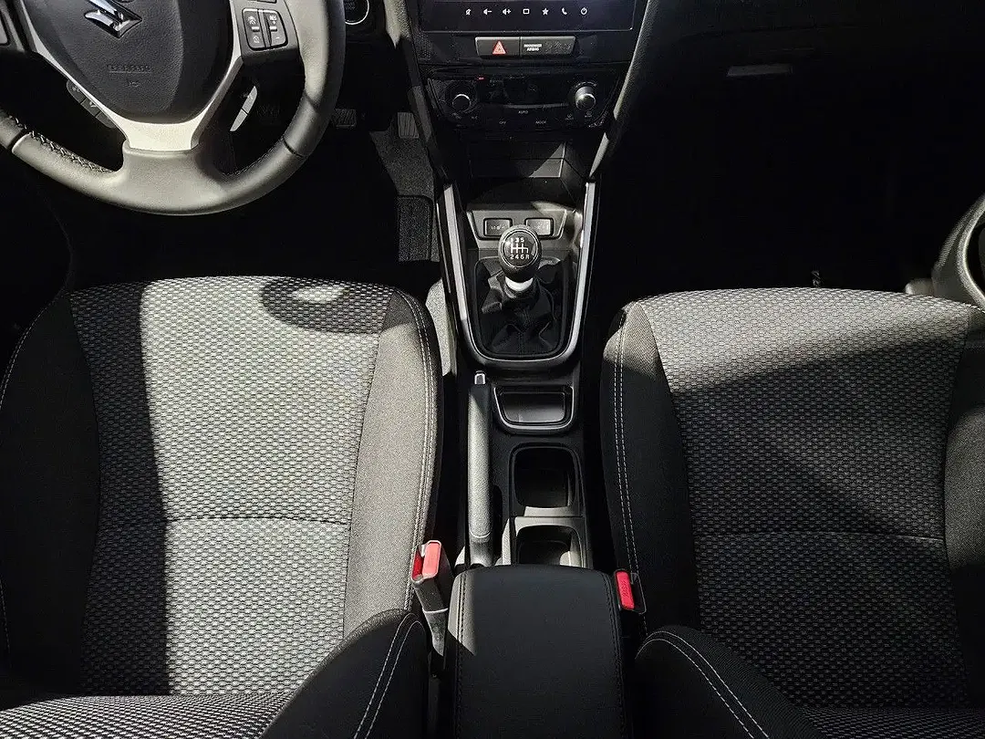 Suzuki Vitara - Thumbnail 11