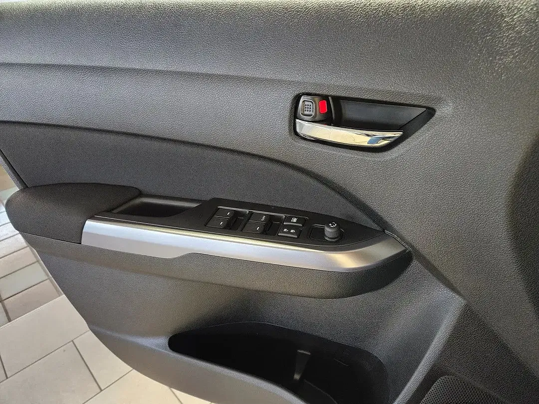 Suzuki Vitara - Thumbnail 5