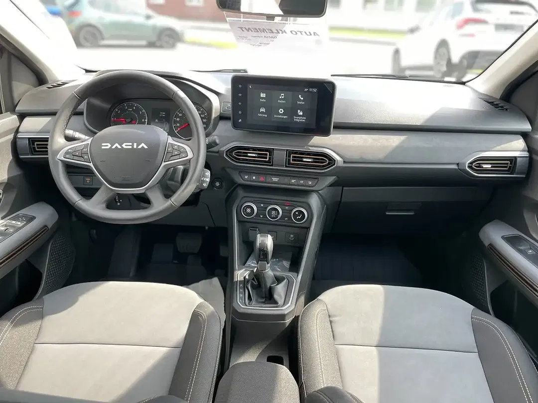 Dacia Sandero - Thumbnail 16