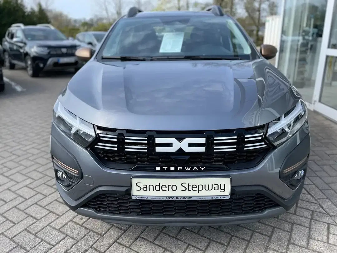 Dacia Sandero - Thumbnail 3