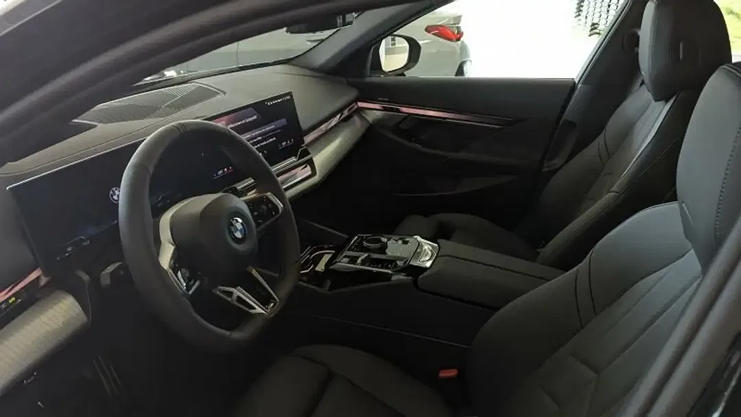 BMW 520 - Thumbnail 9