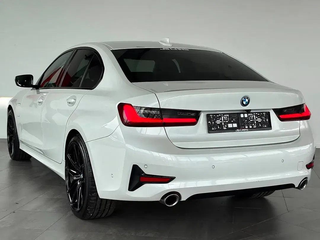 BMW 330 - Thumbnail 13