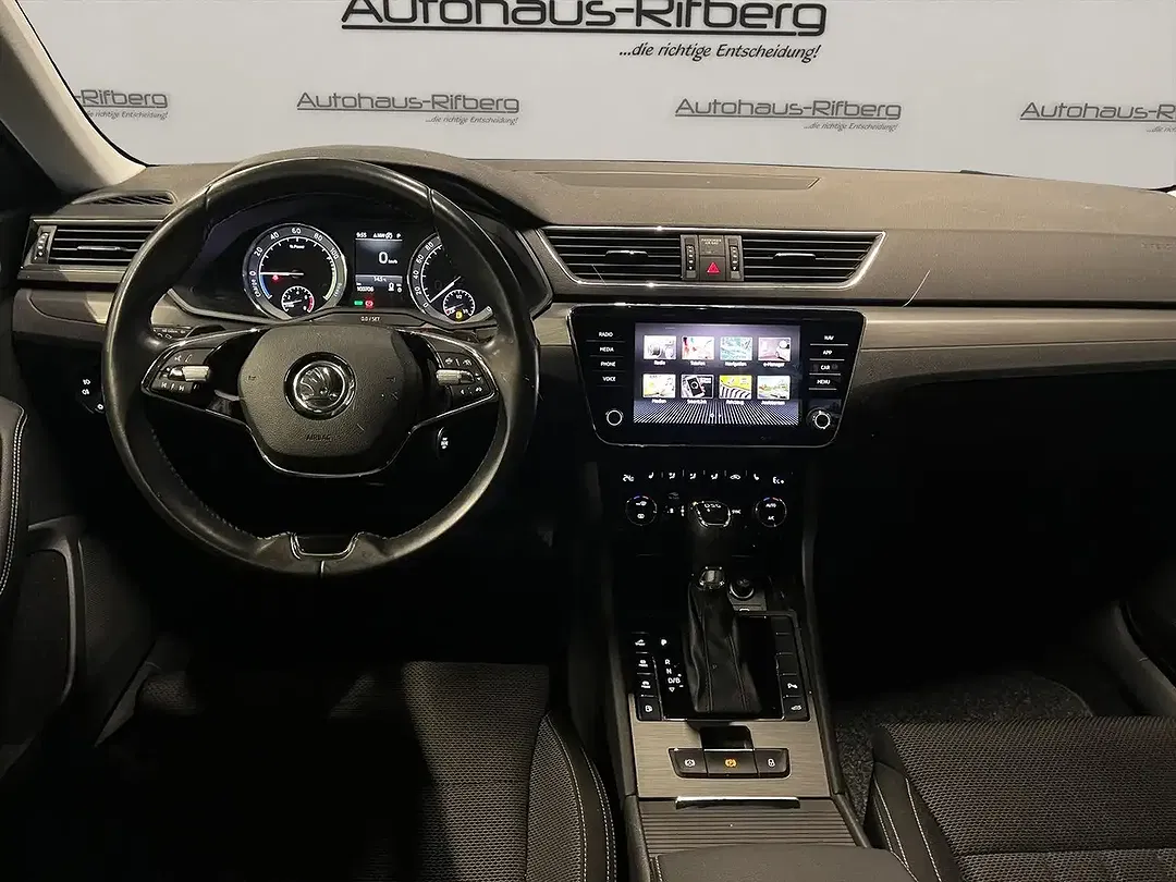 Skoda Superb - Thumbnail 12