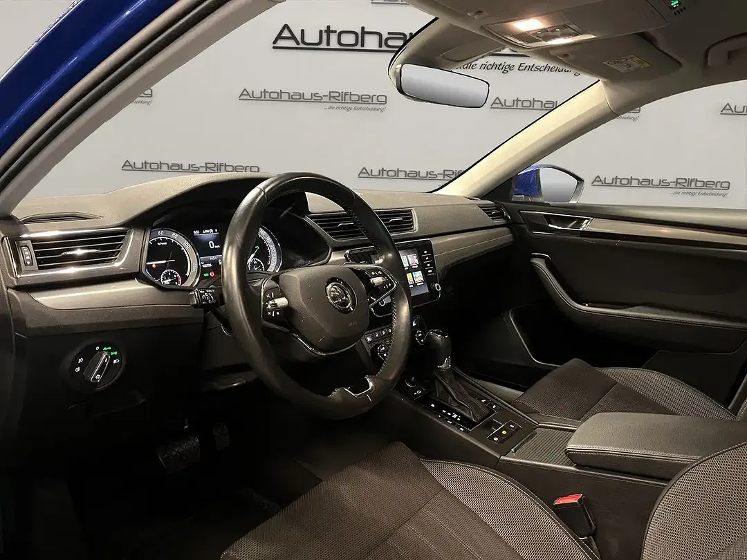 Skoda Superb - Thumbnail 15