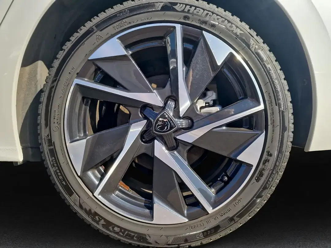 Peugeot 308 - Thumbnail 11