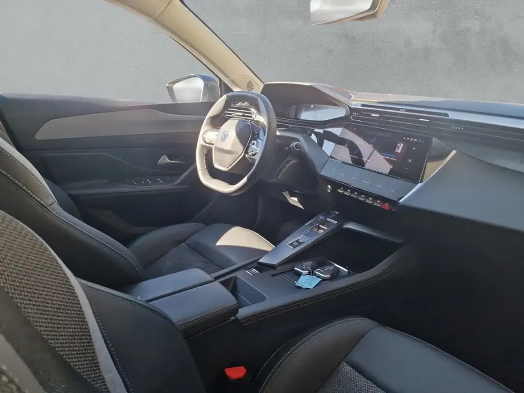 Peugeot 308 - Thumbnail 15