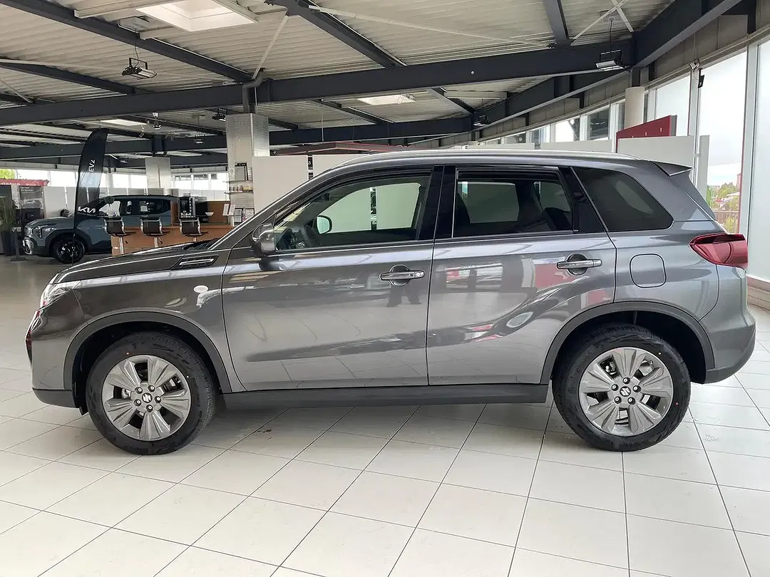 Suzuki Vitara - Thumbnail 3