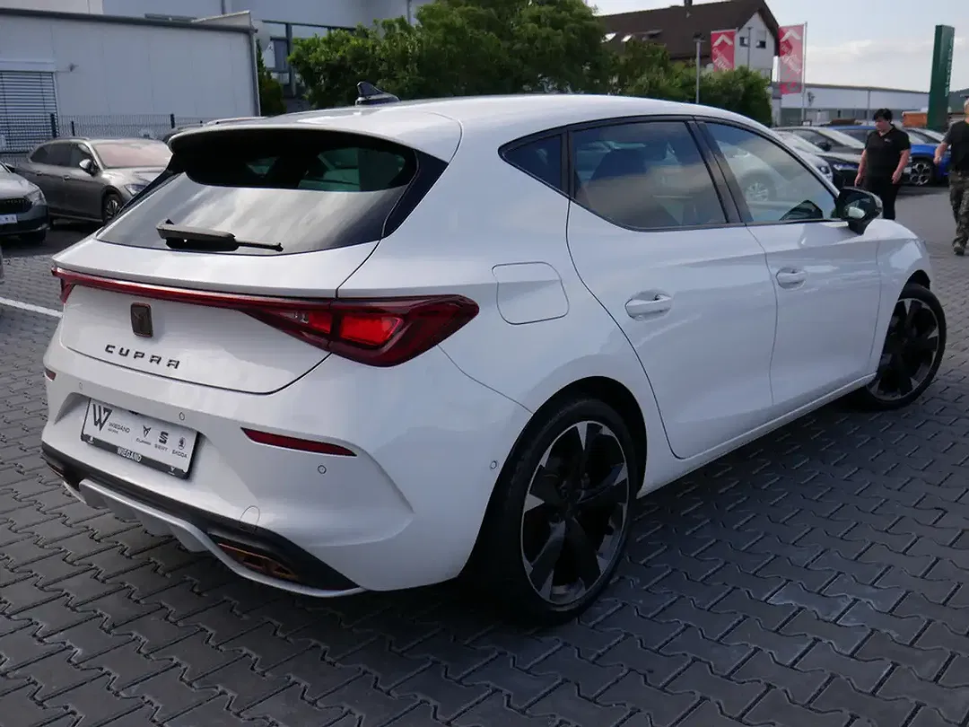 CUPRA Leon - Thumbnail 3