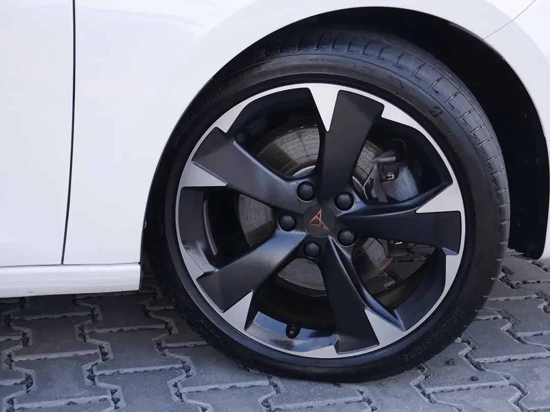 CUPRA Leon - Thumbnail 5