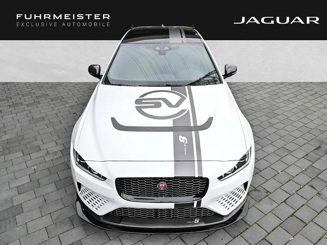 Jaguar XE - Thumbnail 10
