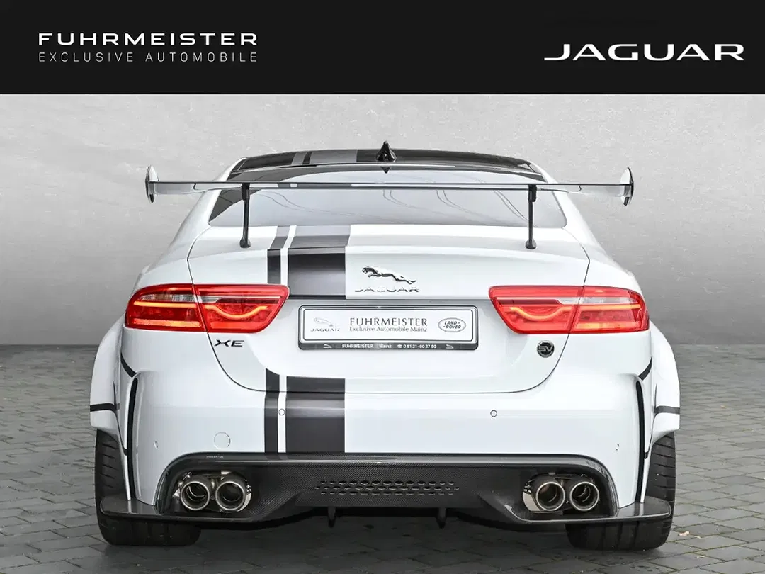 Jaguar XE - Thumbnail 15