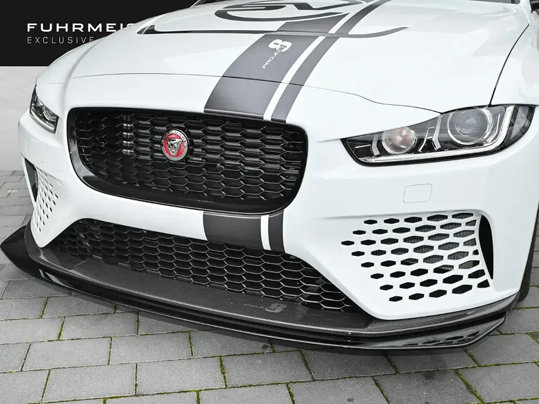 Jaguar XE - Thumbnail 18