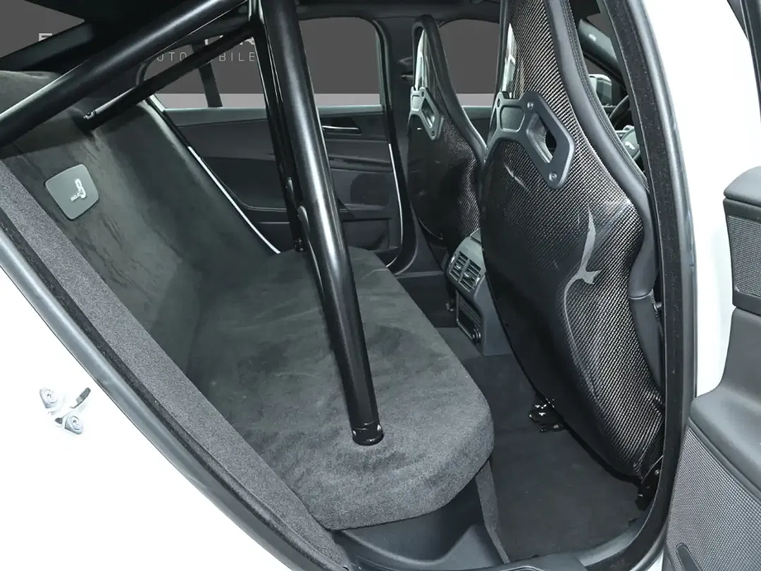 Jaguar XE - Thumbnail 7