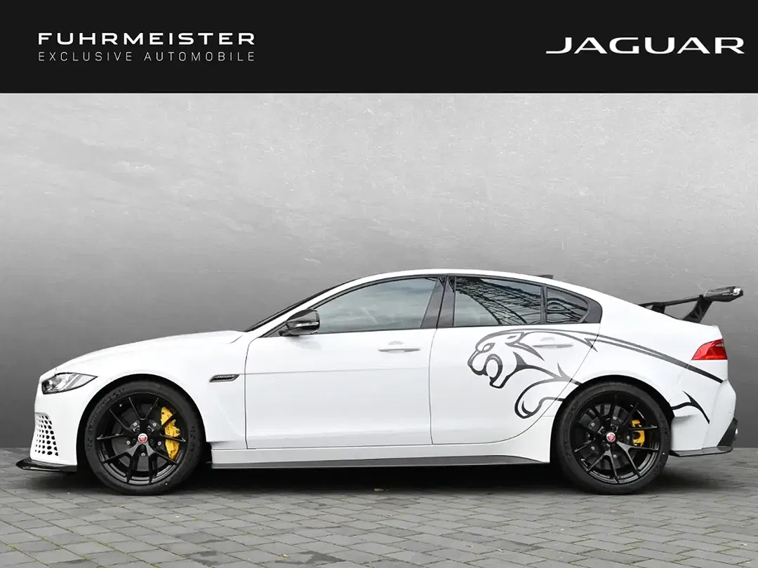 Jaguar XE - Thumbnail 8