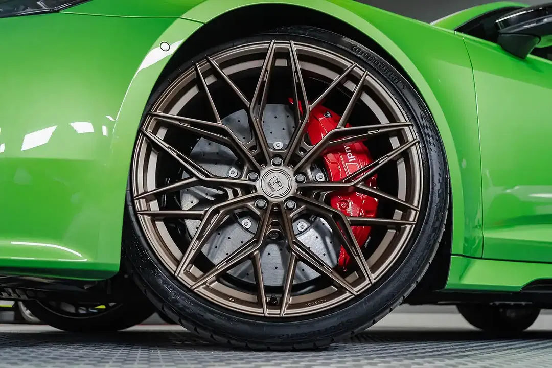 Audi RS6 - Thumbnail 3