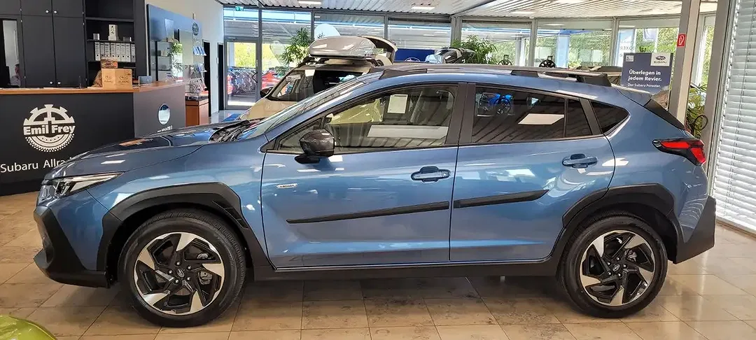 Subaru Crosstrek - Thumbnail 3