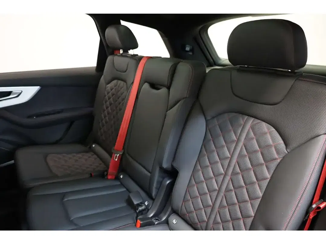 Audi Q7 - Thumbnail 10