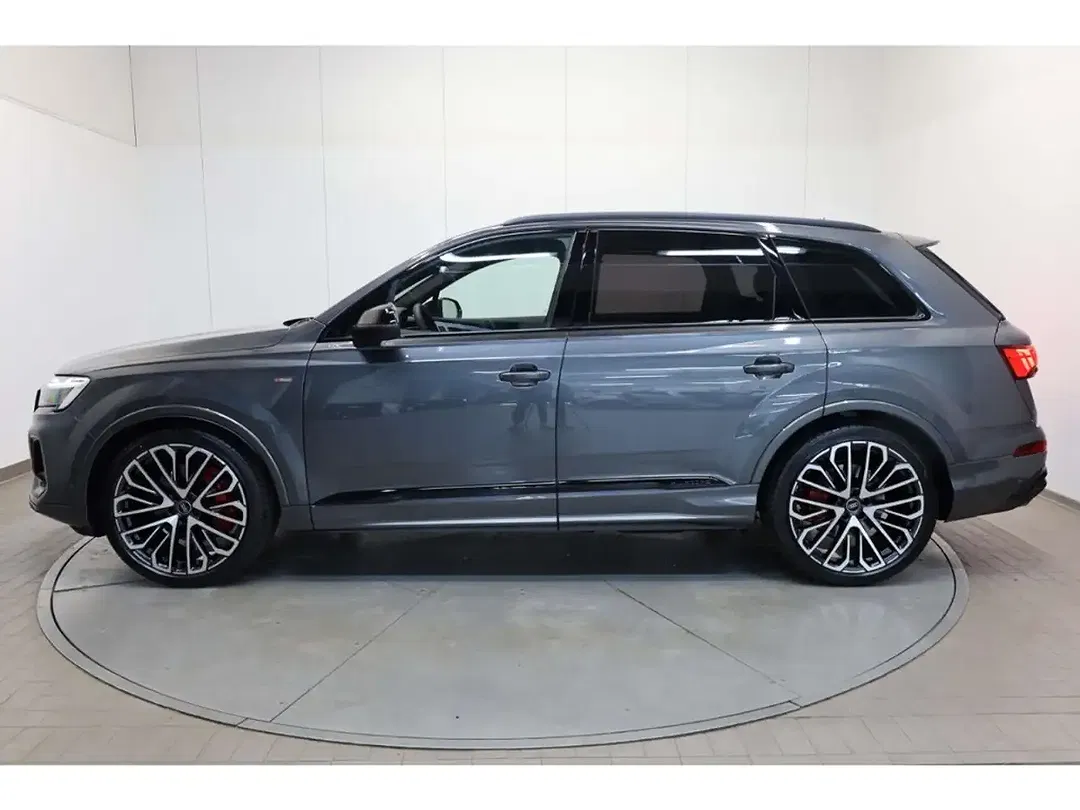 Audi Q7 - Thumbnail 4
