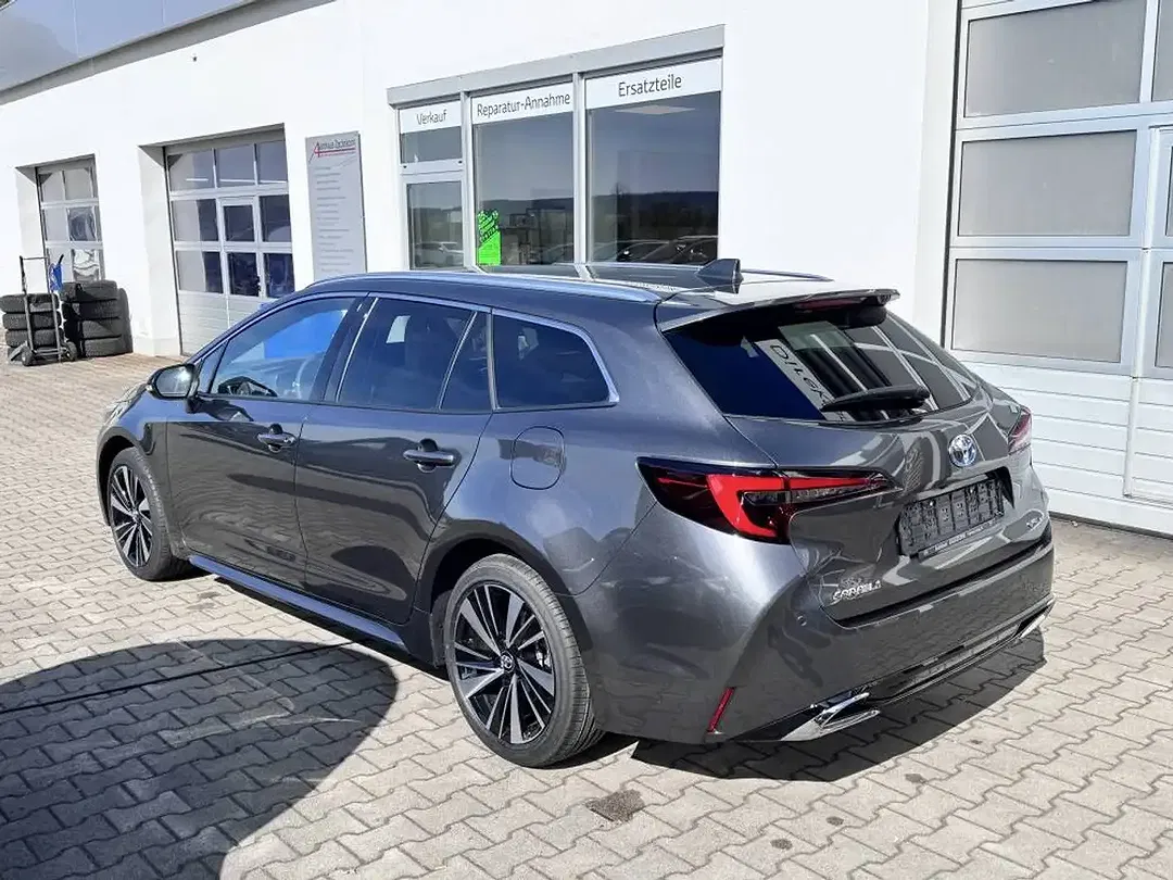 Toyota Corolla - Thumbnail 2