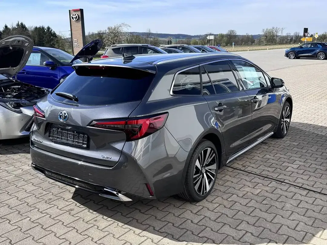 Toyota Corolla - Thumbnail 3