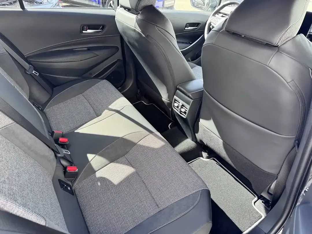 Toyota Corolla - Thumbnail 5