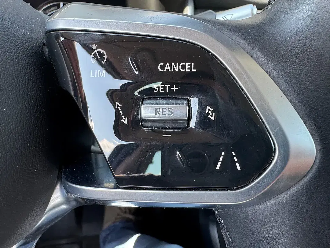 Jaguar I-Pace - Thumbnail 12
