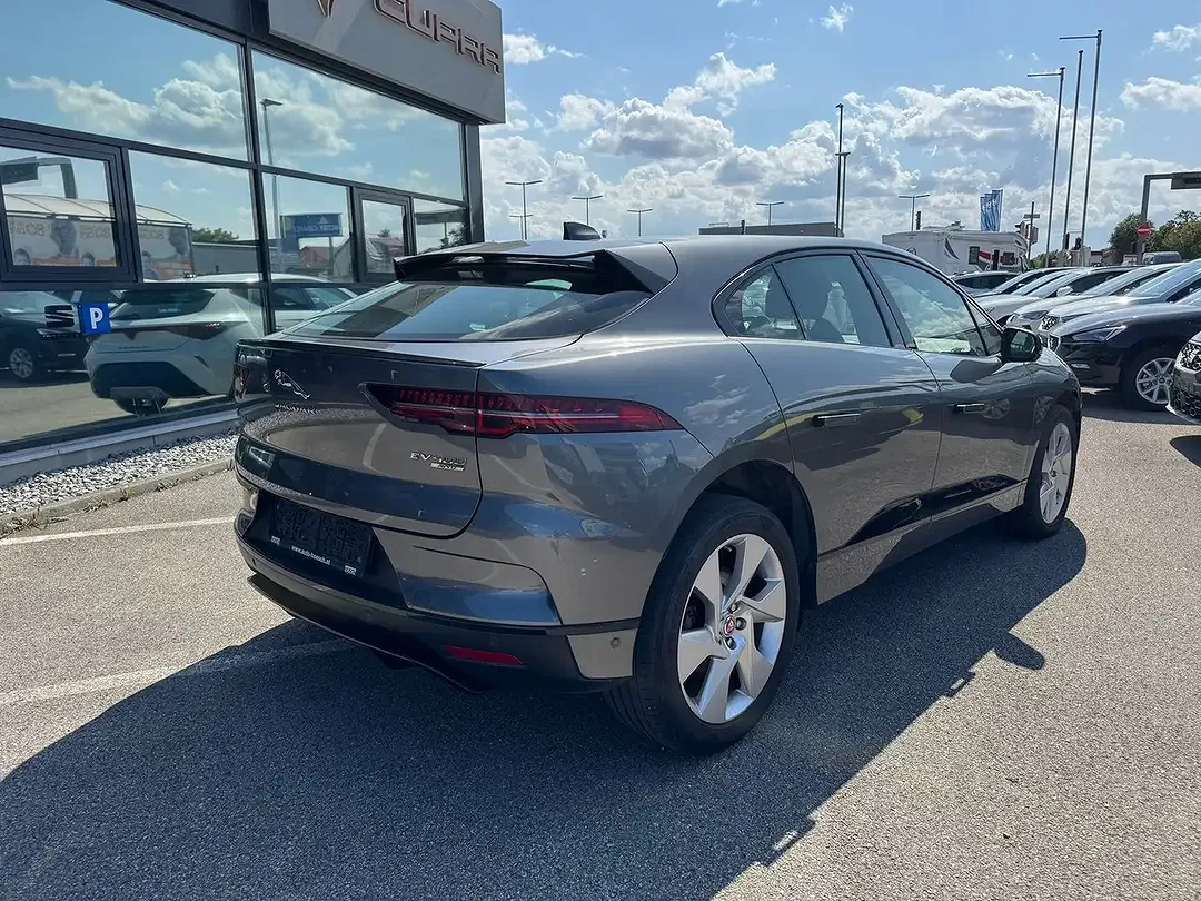 Jaguar I-Pace - Thumbnail 3
