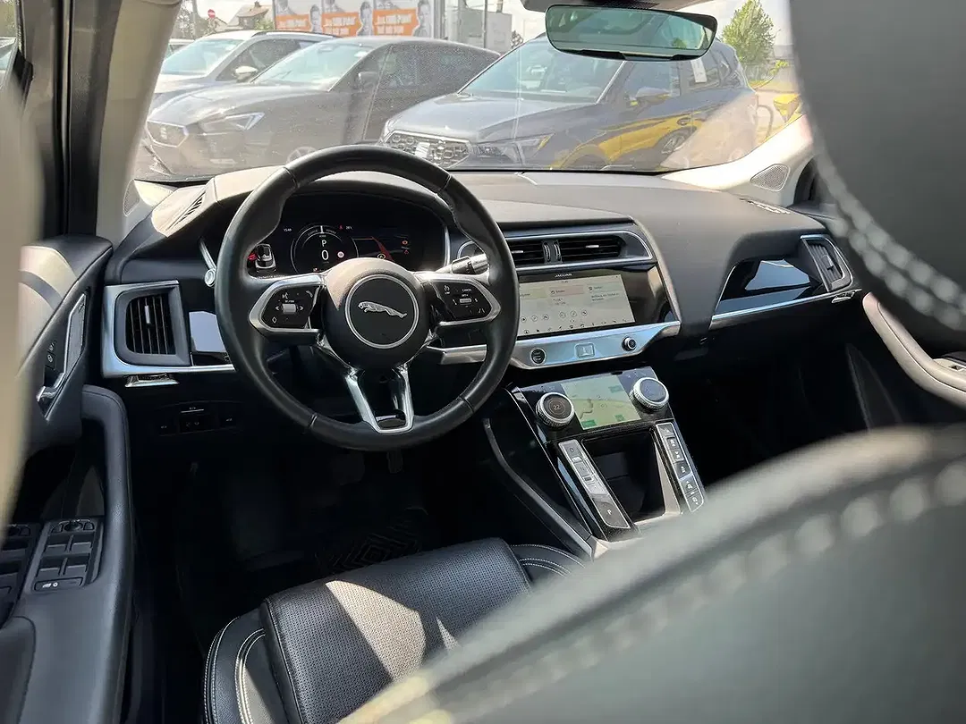 Jaguar I-Pace - Thumbnail 6