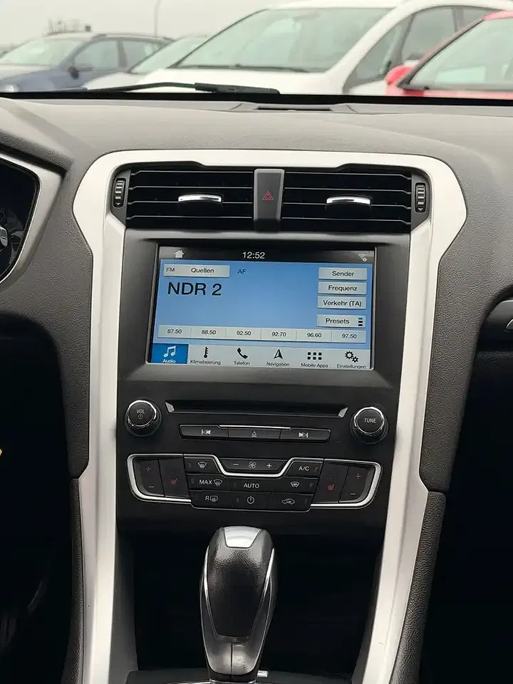 Ford Mondeo - Thumbnail 12