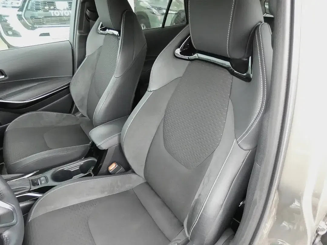Toyota Corolla - Thumbnail 11