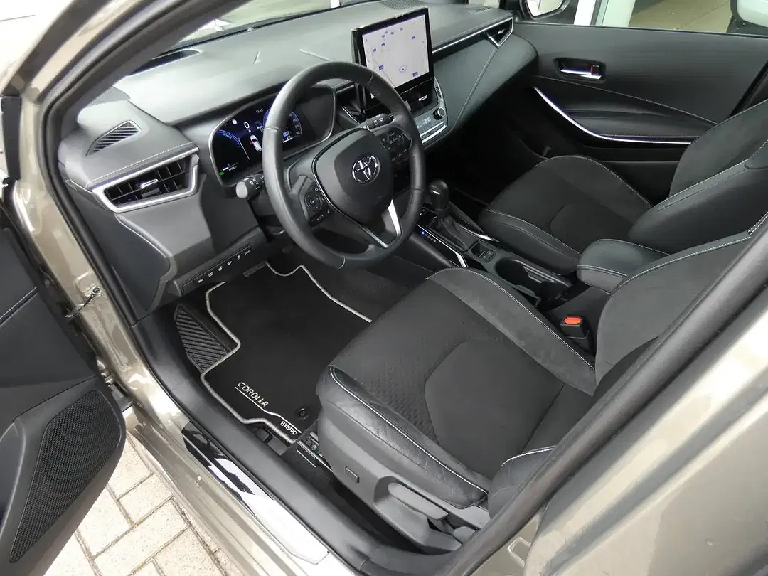 Toyota Corolla - Thumbnail 12
