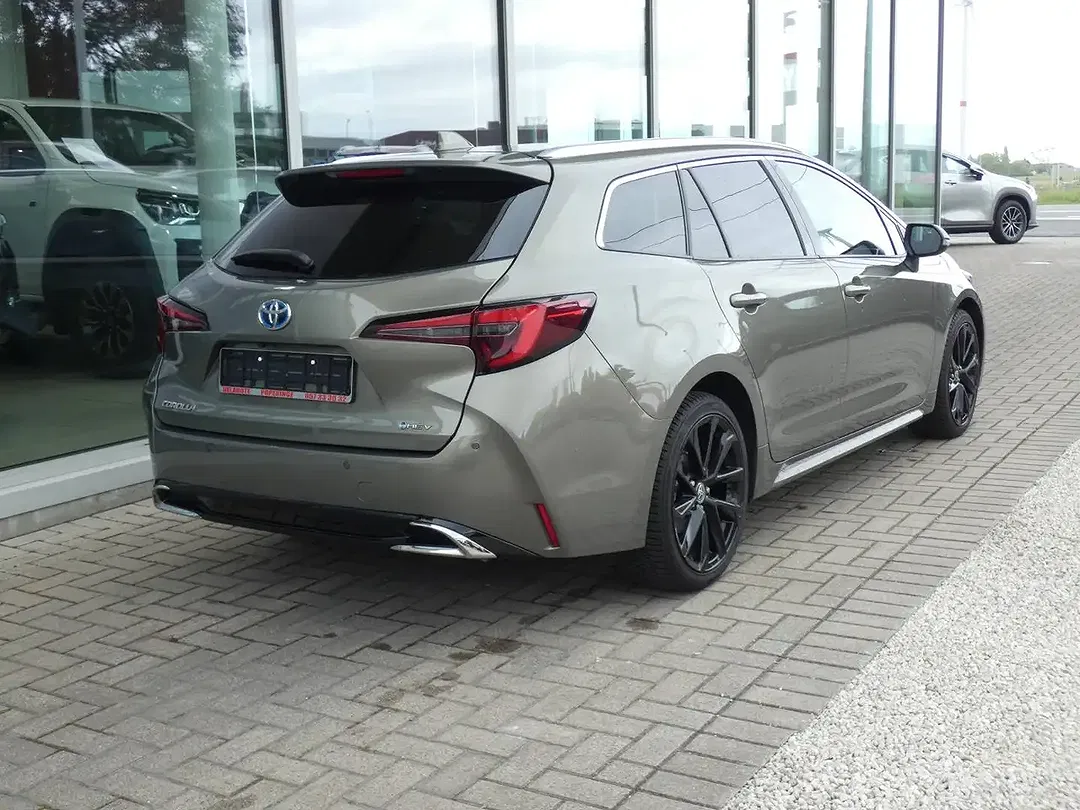 Toyota Corolla - Thumbnail 9