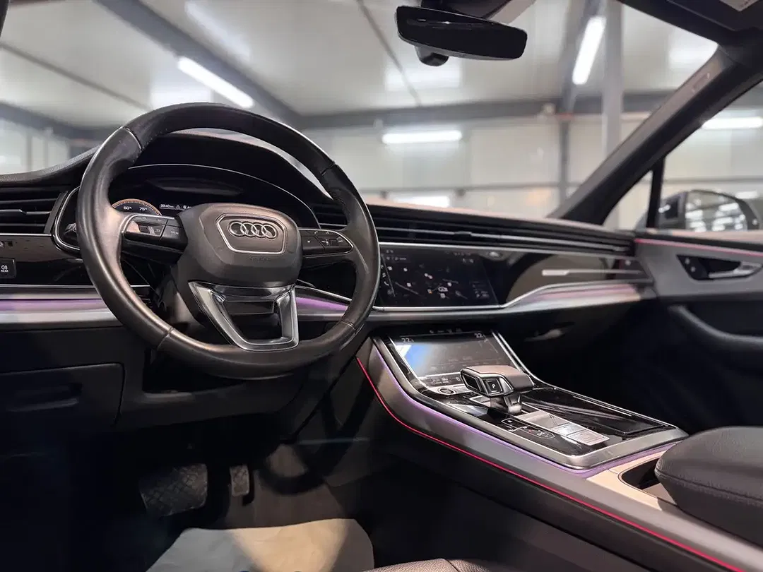 Audi Q7 - Thumbnail 10